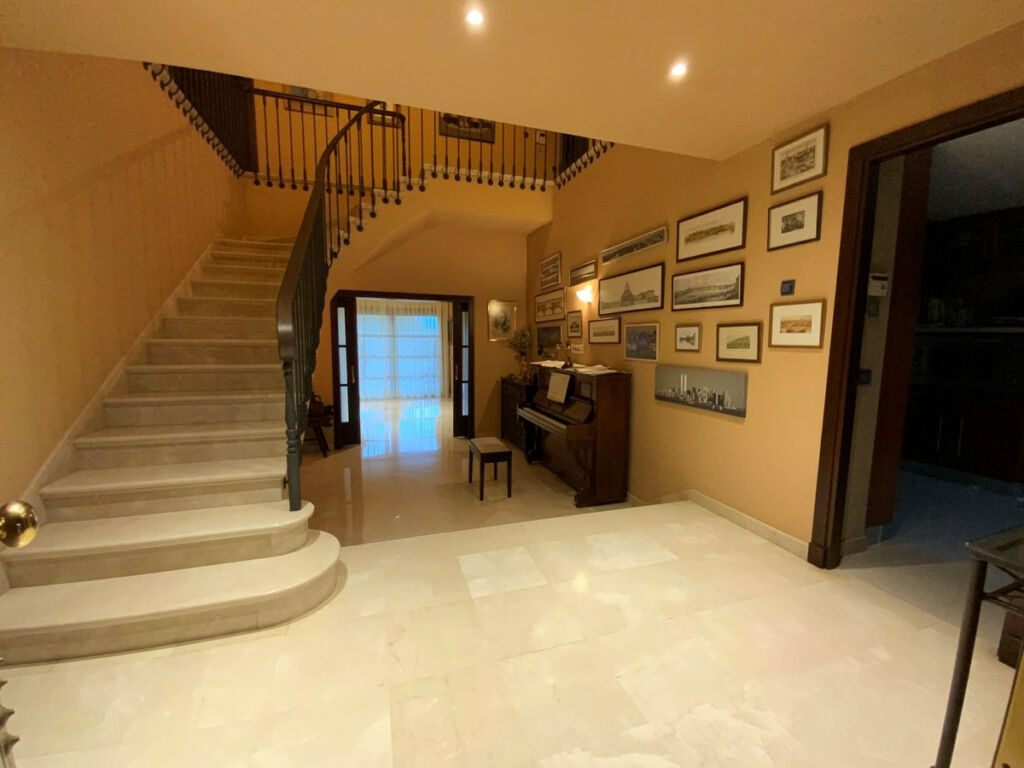 Detached Villa Marbella Málaga - image 5