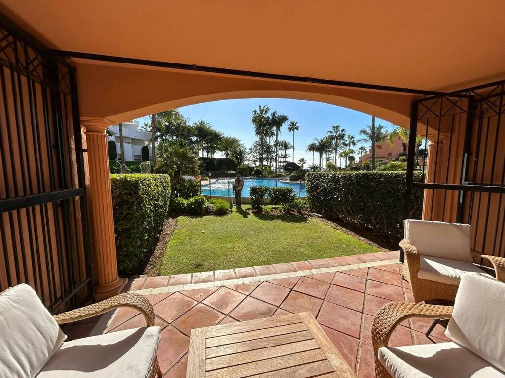 Townhouse Estepona Málaga - image 4