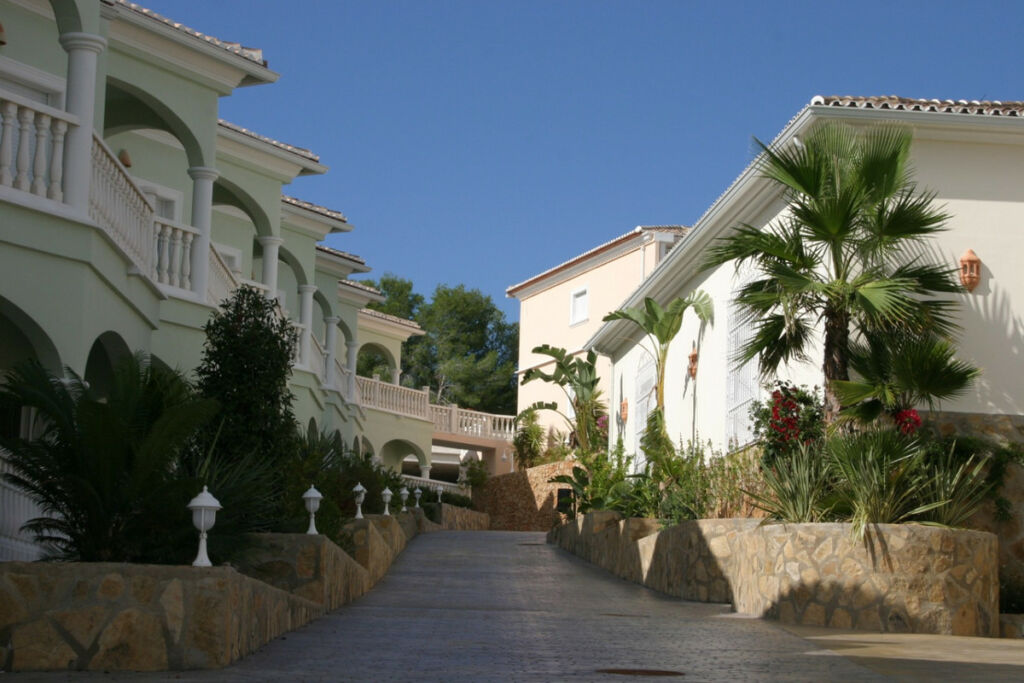 Ground Floor Apartment La Fustera Alicante - image 5