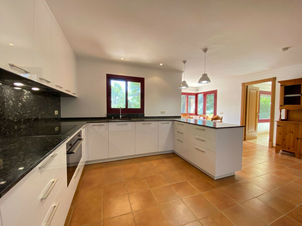 Detached Villa Sierra Blanca Málaga - image 11