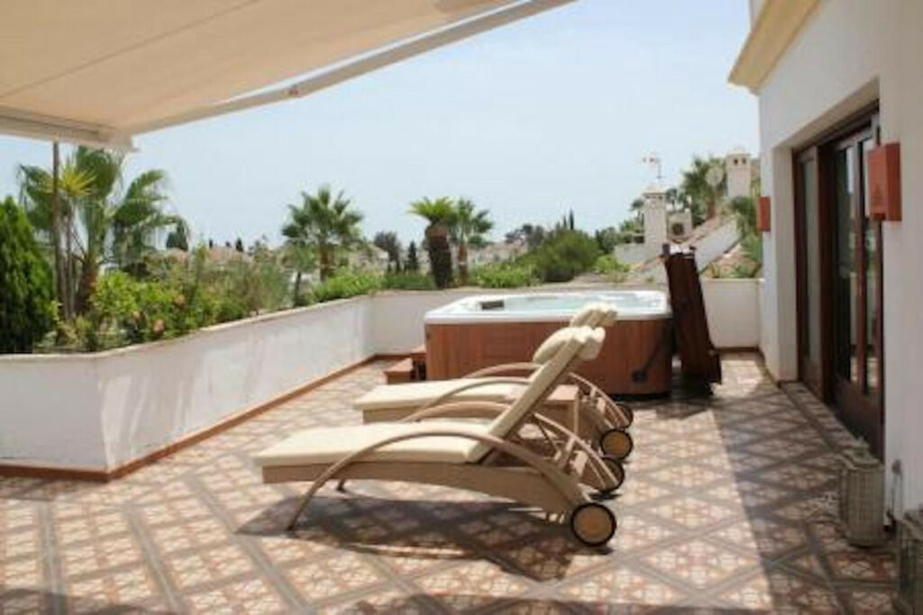 Penthouse Duplex The Golden Mile Málaga - image 5