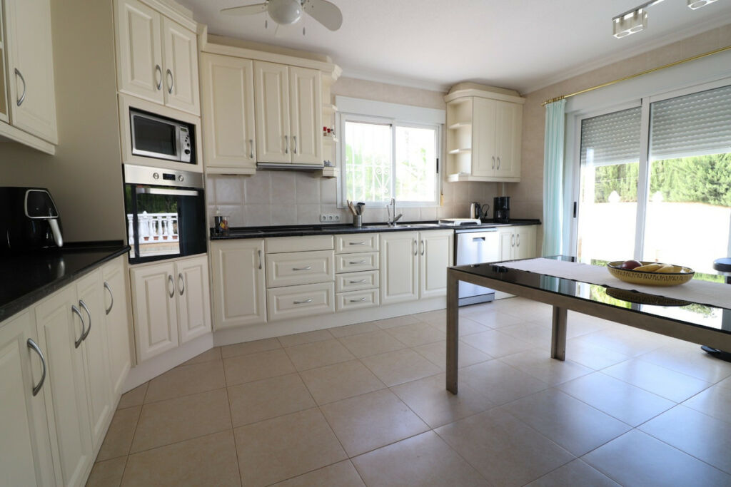 Detached Villa Algorfa Alicante - image 7