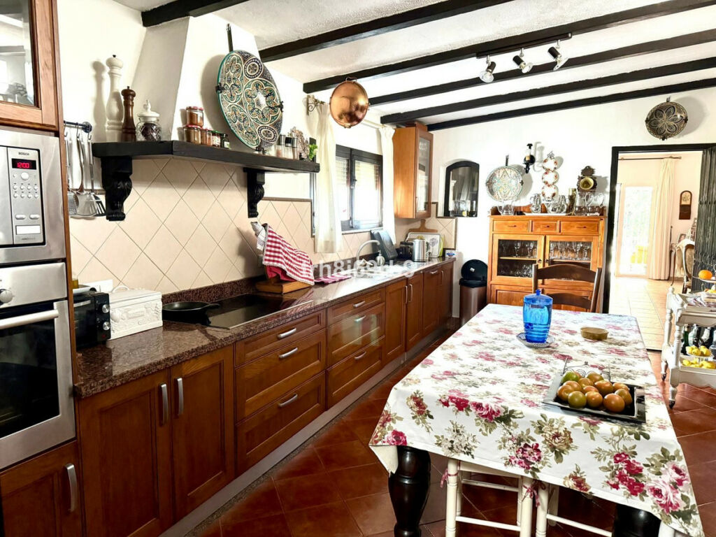 Detached Villa Atalaya Málaga - image 5