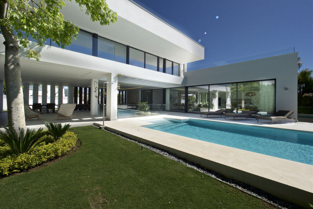 Detached Villa Benahavís Málaga - image 5