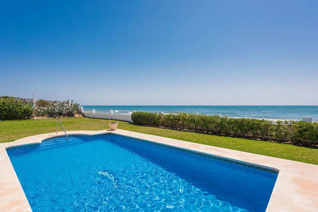 Detached Villa Marbesa Málaga - image 5