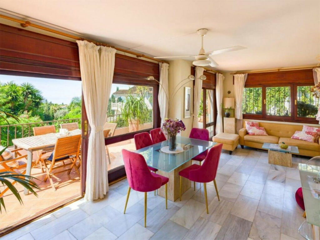 Detached Villa El Rosario Málaga - image 5
