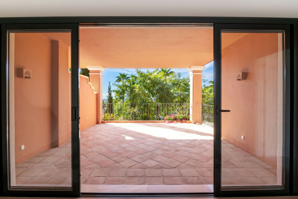 Middle Floor Apartment Monte Halcones Málaga - image 5