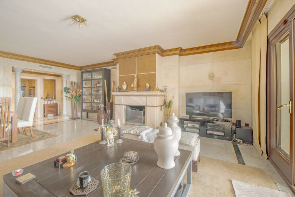 Ground Floor Apartment The Golden Mile Málaga - image 5