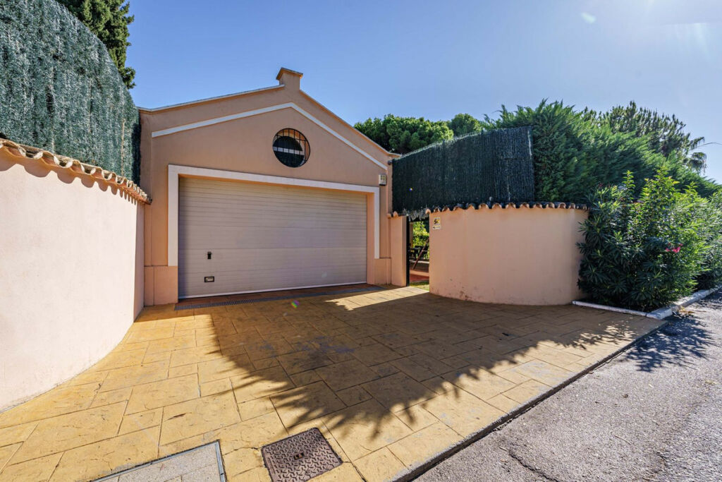 Detached Villa Benamara Málaga - image 50