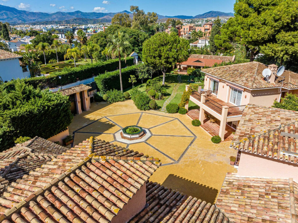 Detached Villa Benamara Málaga - image 57