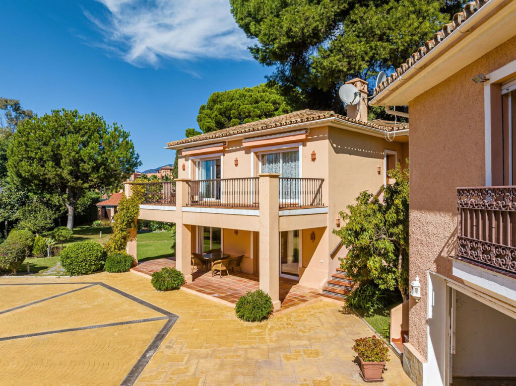 Detached Villa Benamara Málaga - image 59