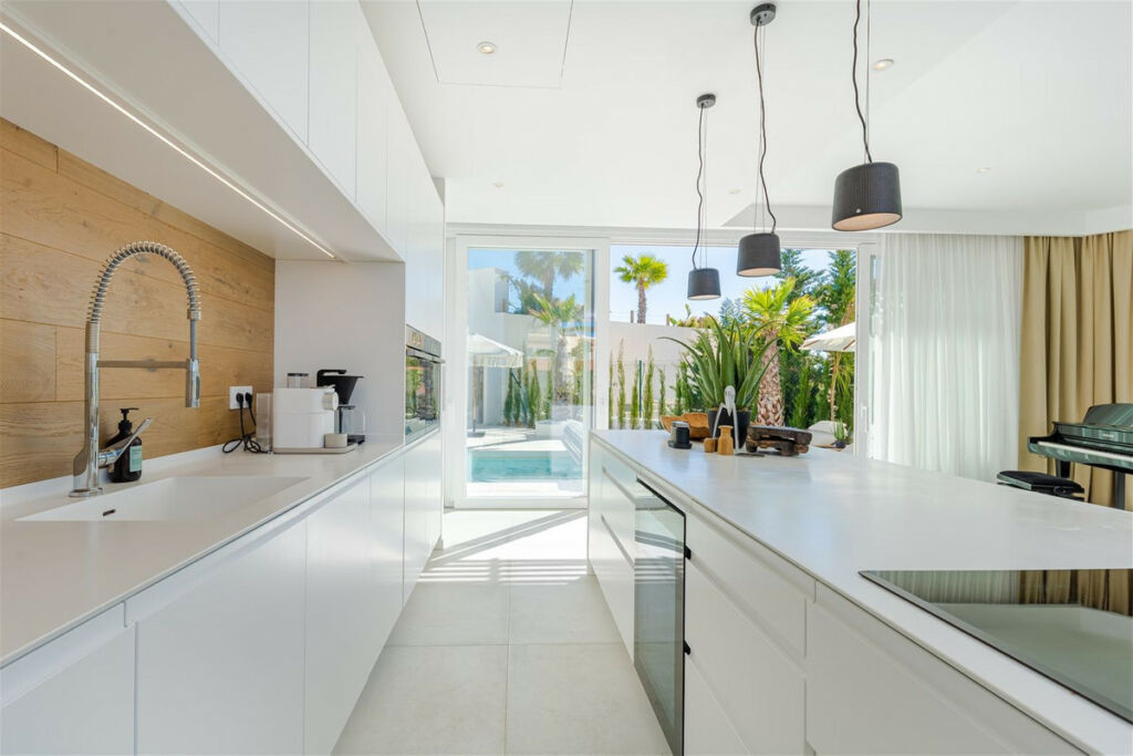 Detached Villa Riviera del Sol Málaga - image 6
