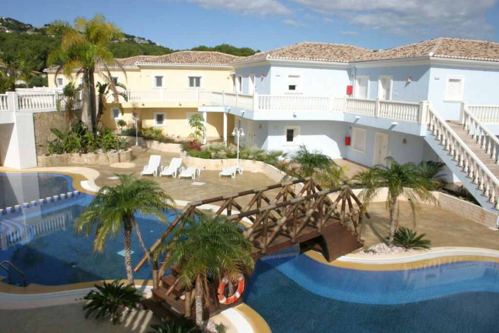 Ground Floor Apartment La Fustera Alicante - image 6