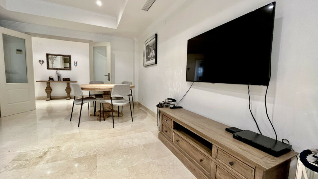Ground Floor Apartment The Golden Mile Málaga - image 6