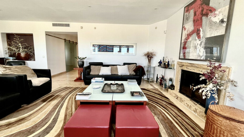 Penthouse Río Real Málaga - image 6