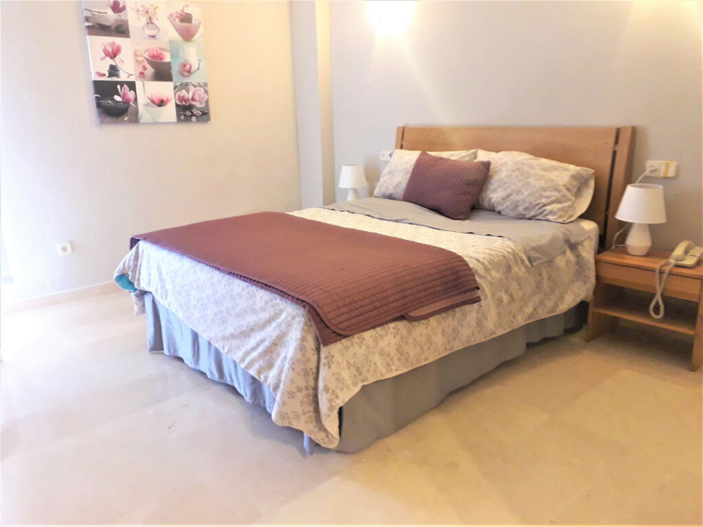 Middle Floor Apartment Atalaya Málaga - image 6