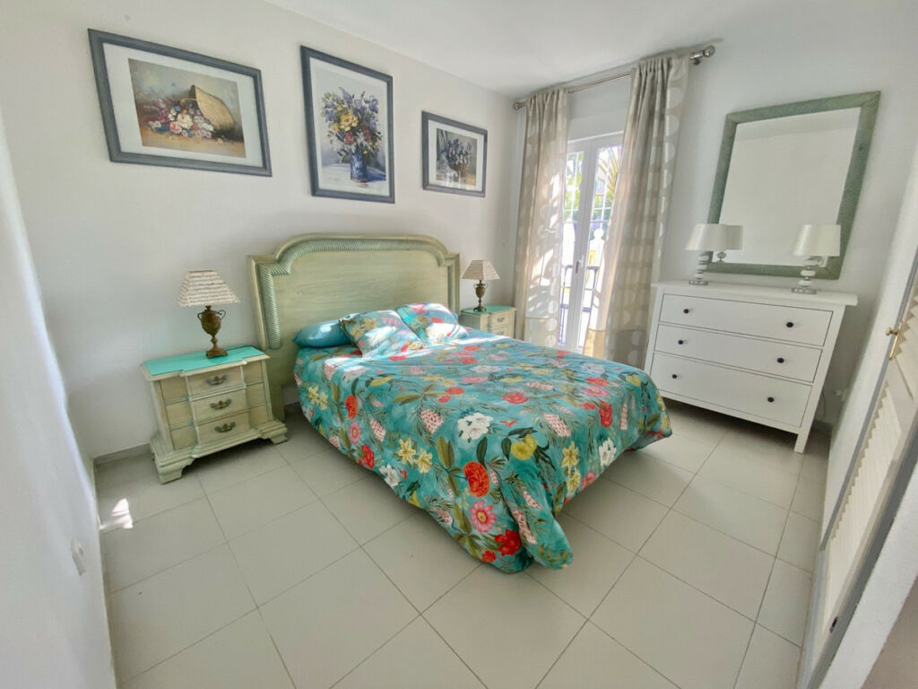 Middle Floor Apartment Nagüeles Málaga - image 6