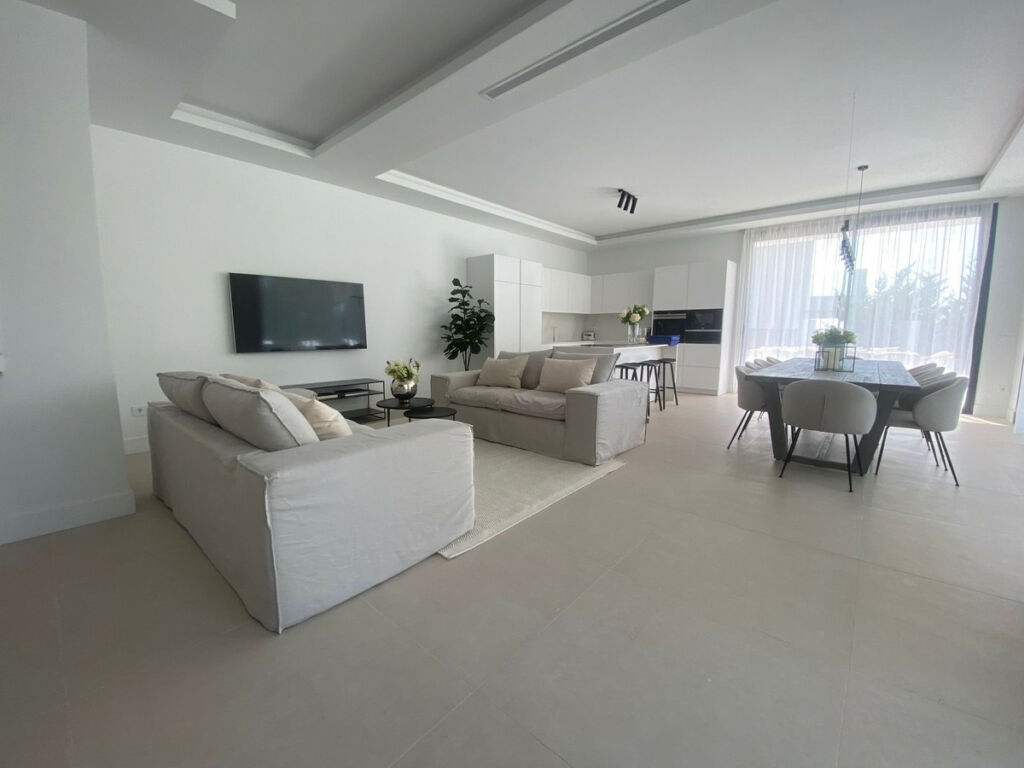 Detached Villa Monte Halcones Málaga - image 6