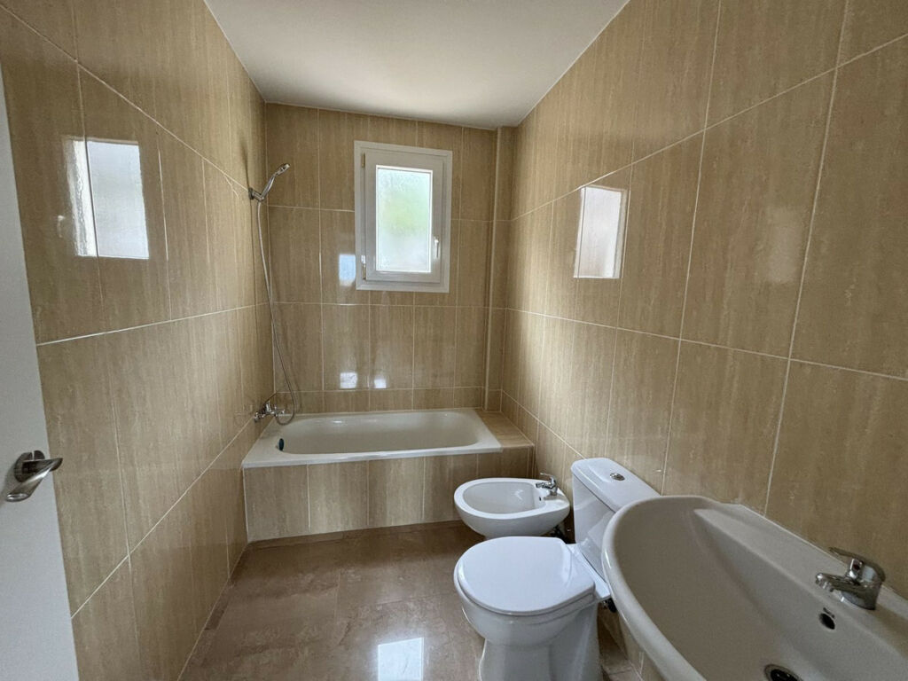 Middle Floor Apartment La Duquesa Málaga - image 6
