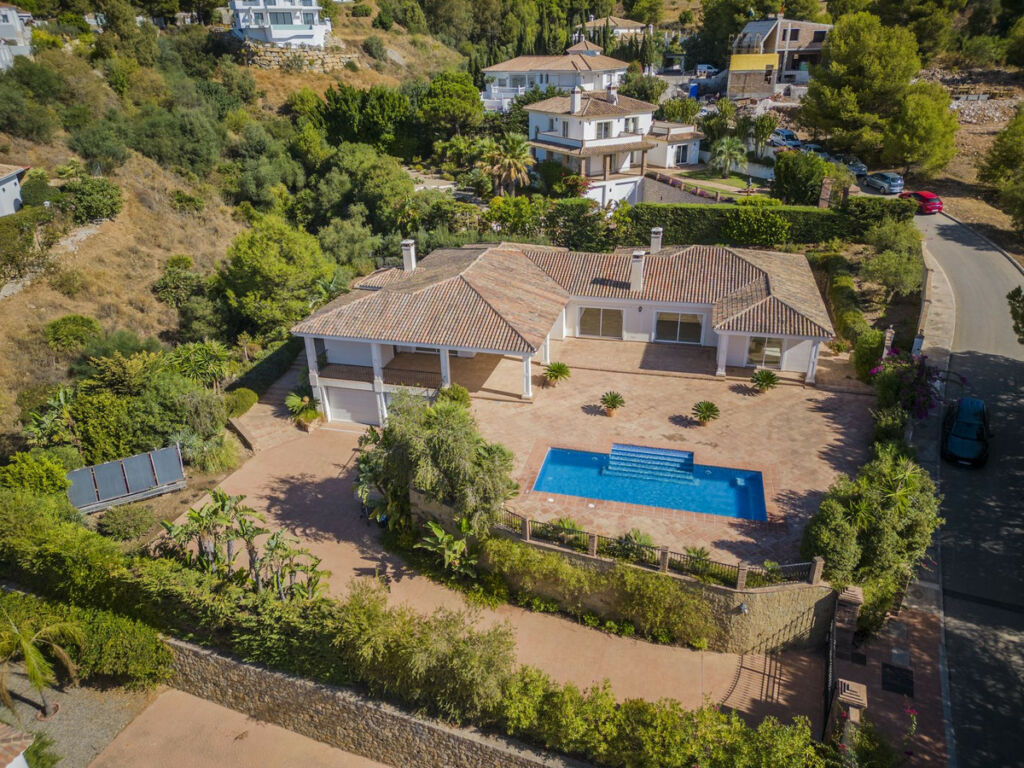 Detached Villa Valtocado Málaga - image 3