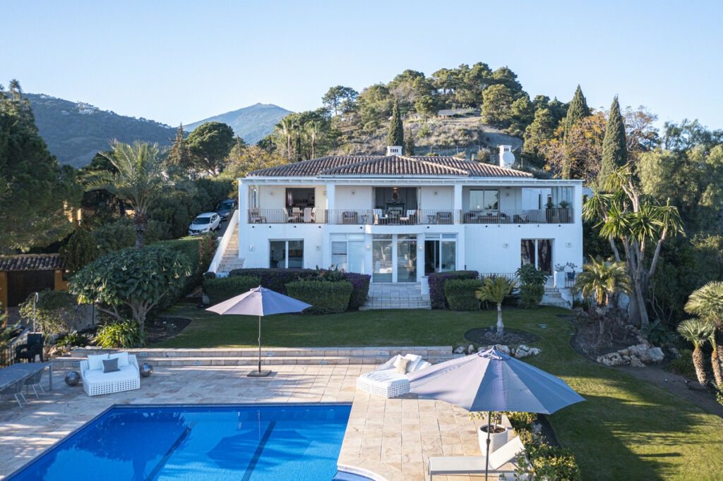 Detached Villa El Madroñal Málaga - image 6
