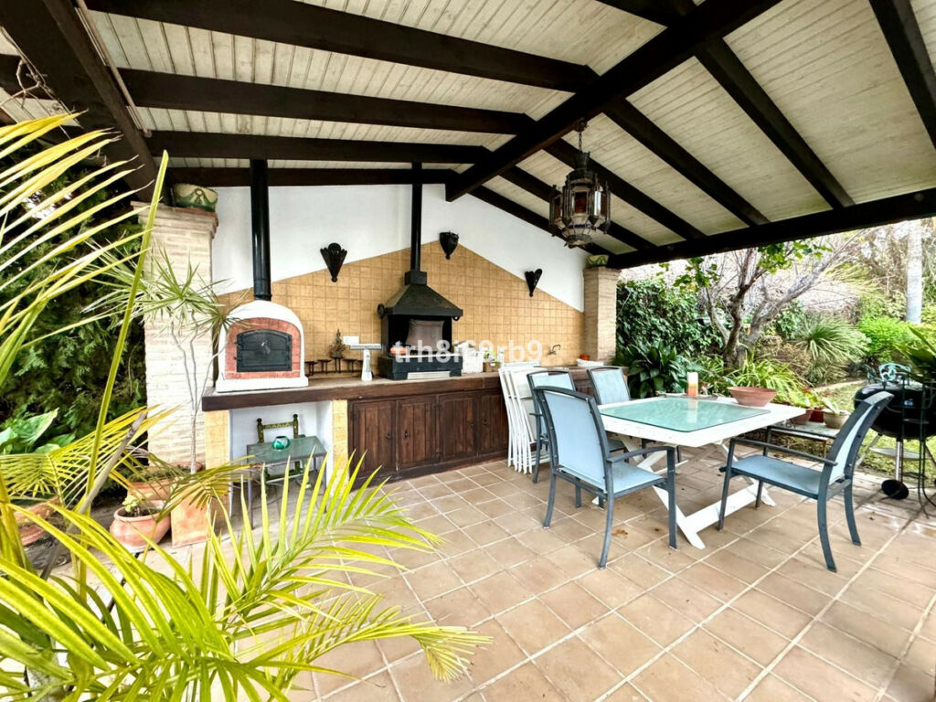 Detached Villa Atalaya Málaga - image 6