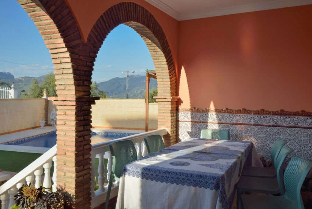 Detached Villa La Viñuela Málaga - image 6
