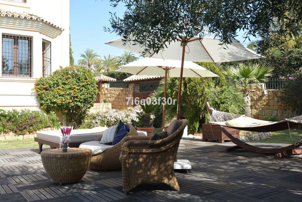 Detached Villa Nueva Andalucía Málaga - image 6