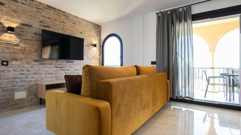 Middle Floor Apartment Torrenueva Málaga - image 6