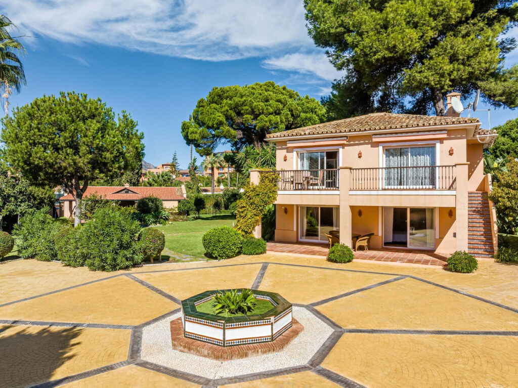 Detached Villa Benamara Málaga - image 60