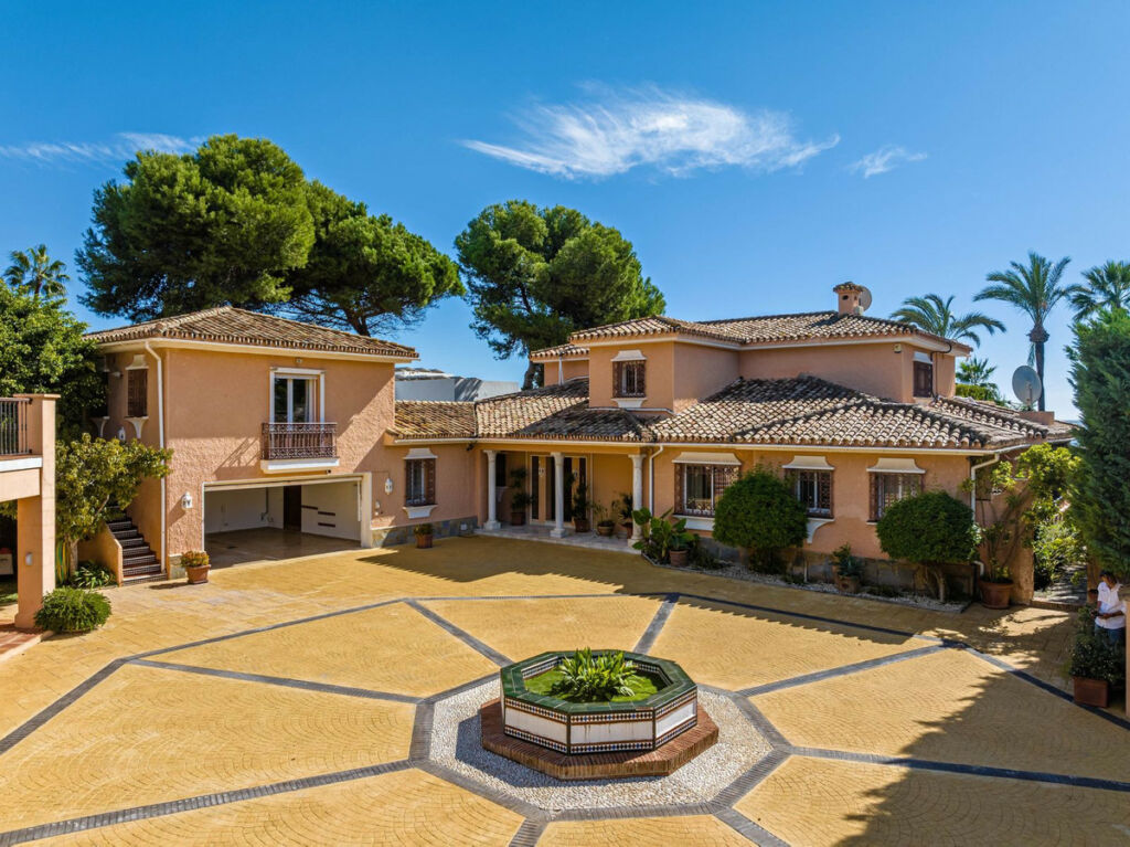 Detached Villa Benamara Málaga - image 61