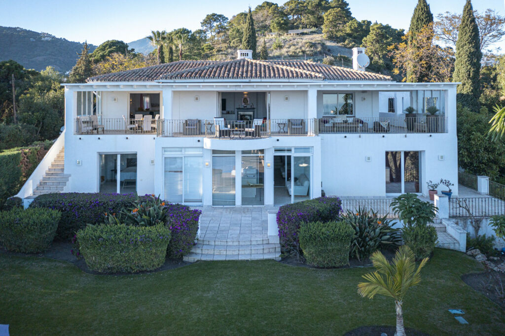 Detached Villa El Madroñal Málaga - image 7