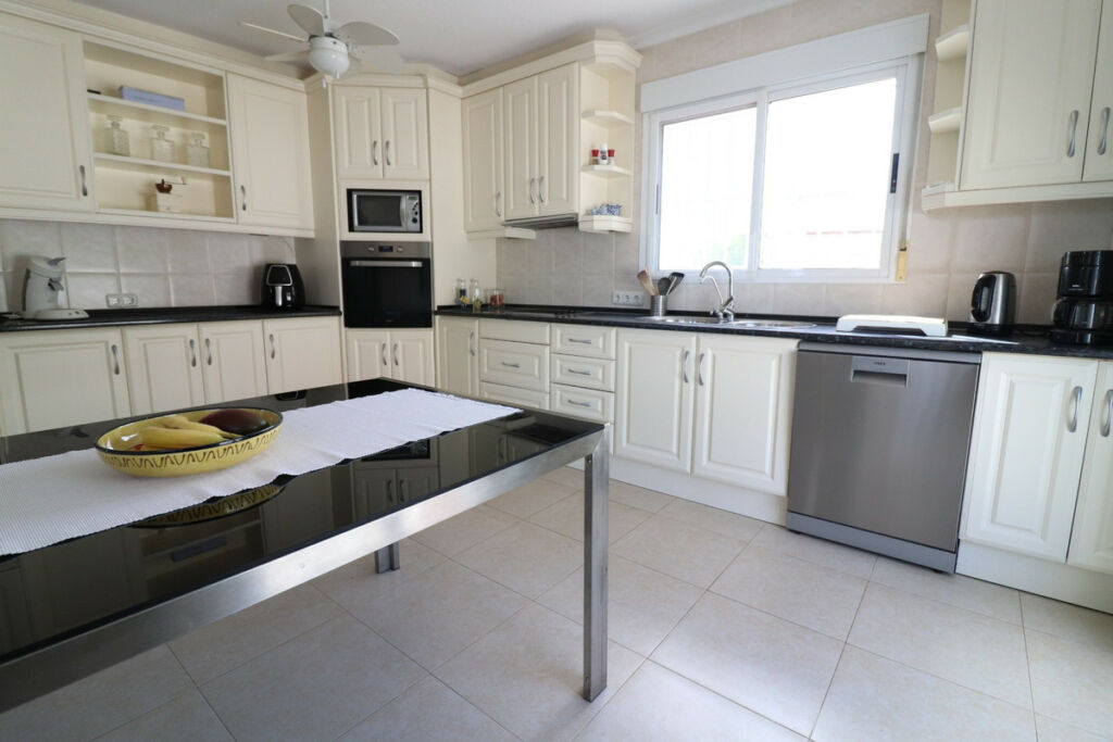 Detached Villa Algorfa Alicante - image 8