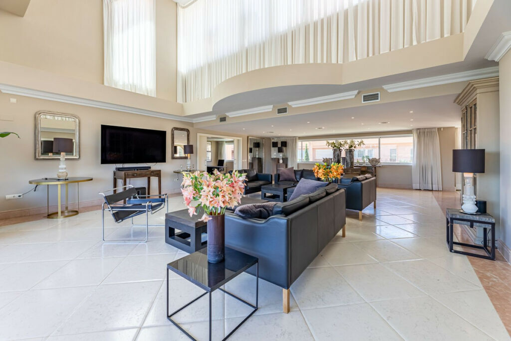 Penthouse Nueva Andalucía Málaga - image 7