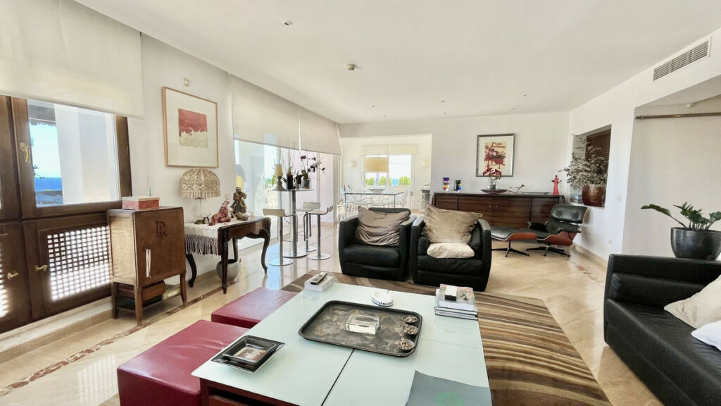 Penthouse Río Real Málaga - image 7