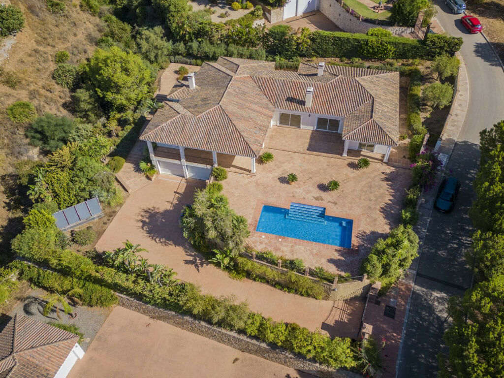 Detached Villa Valtocado Málaga - image 9