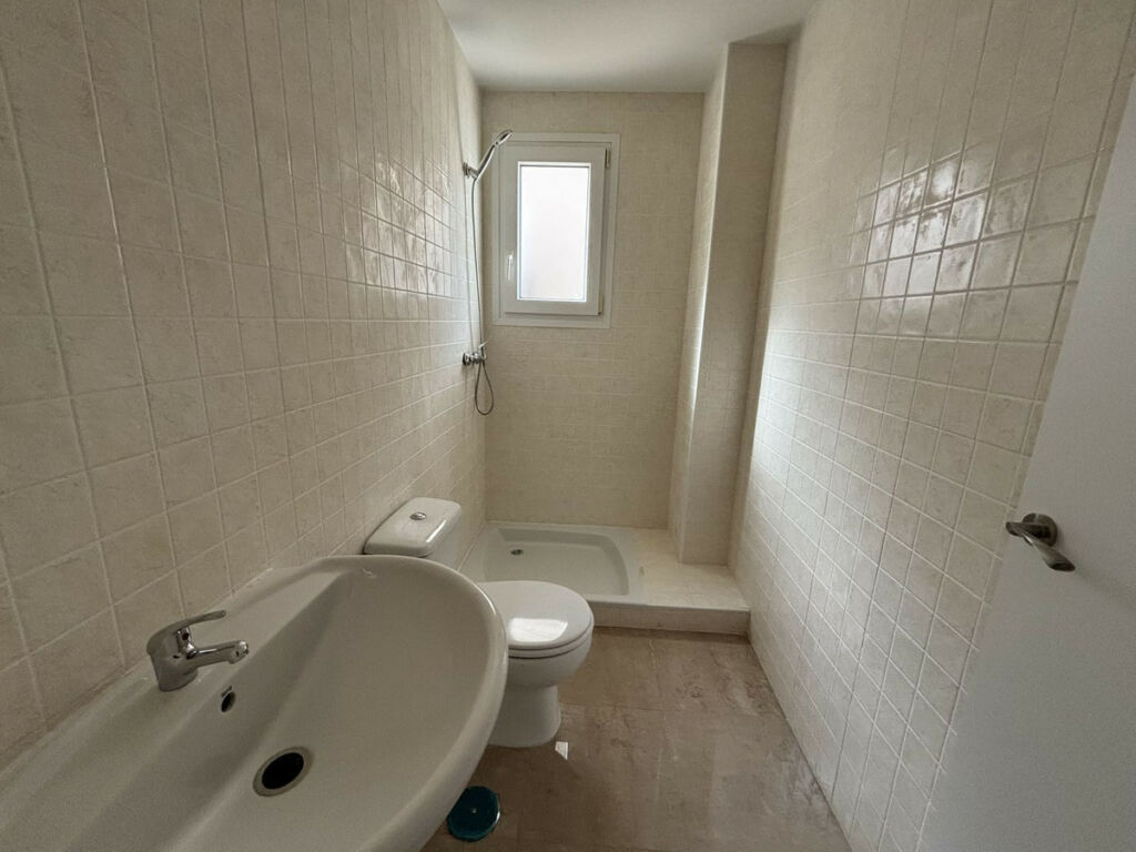 Middle Floor Apartment La Duquesa Málaga - image 7