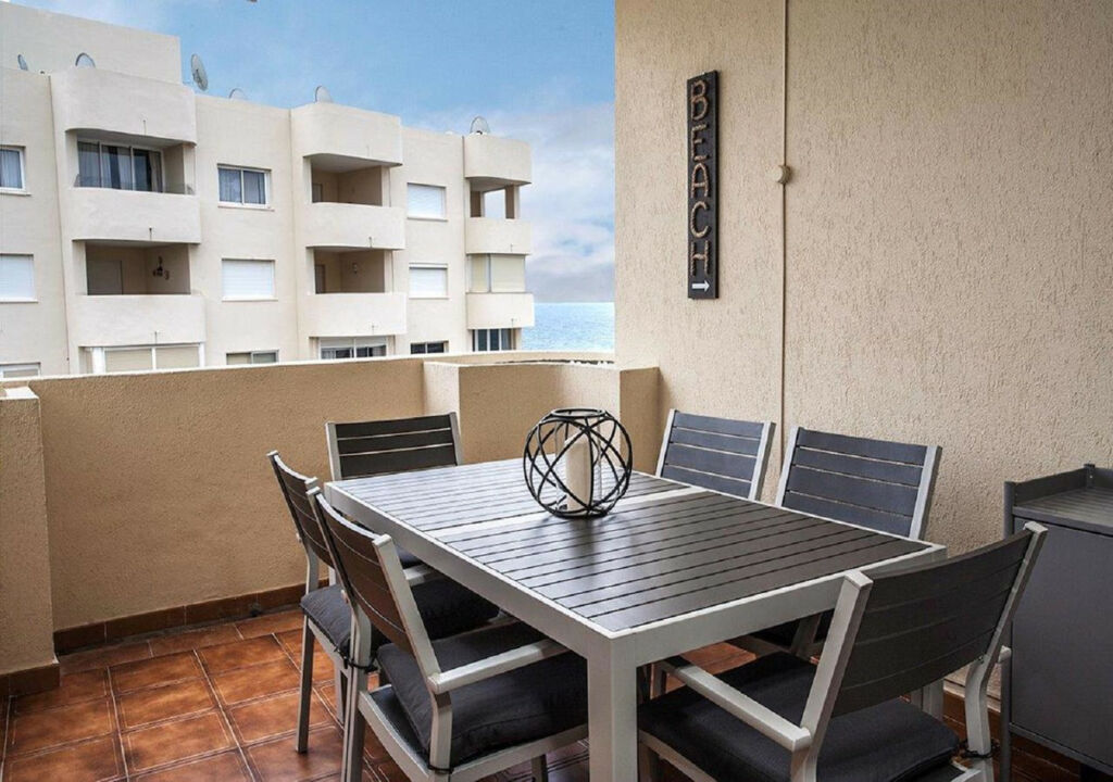 Middle Floor Apartment Estepona Málaga - image 7
