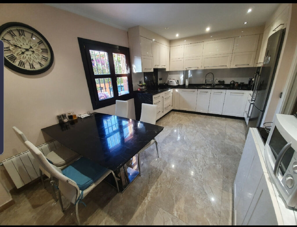 Townhouse San Pedro de Alcántara Málaga - image 8