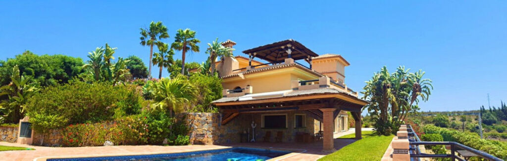 Detached Villa Estepona Málaga - image 8