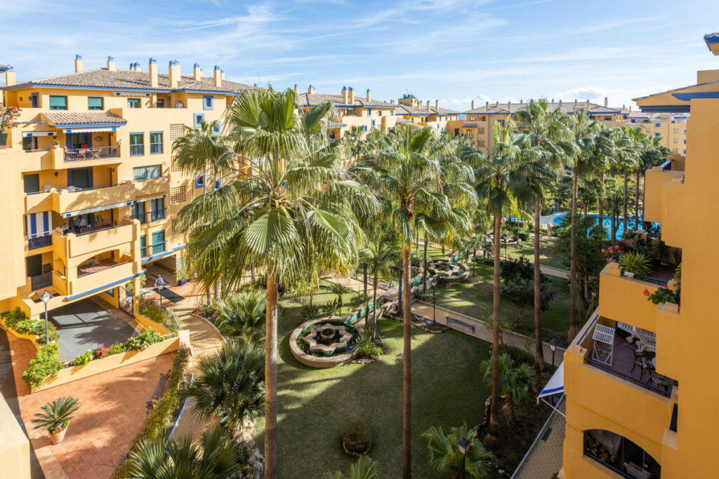Top Floor Apartment San Pedro de Alcántara Málaga - image 8