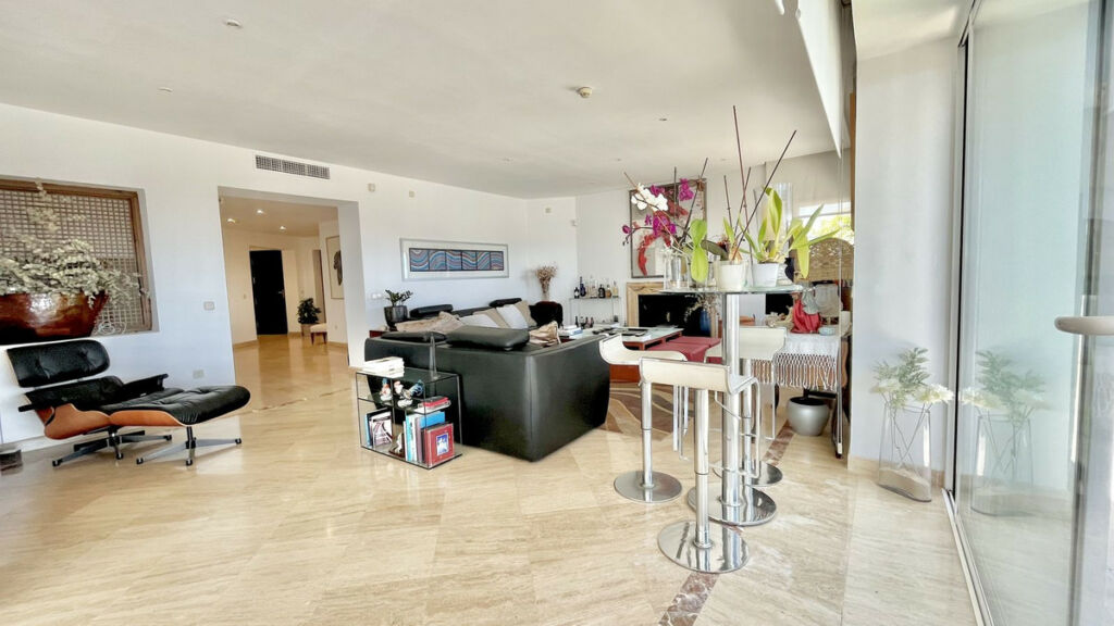 Penthouse Río Real Málaga - image 8