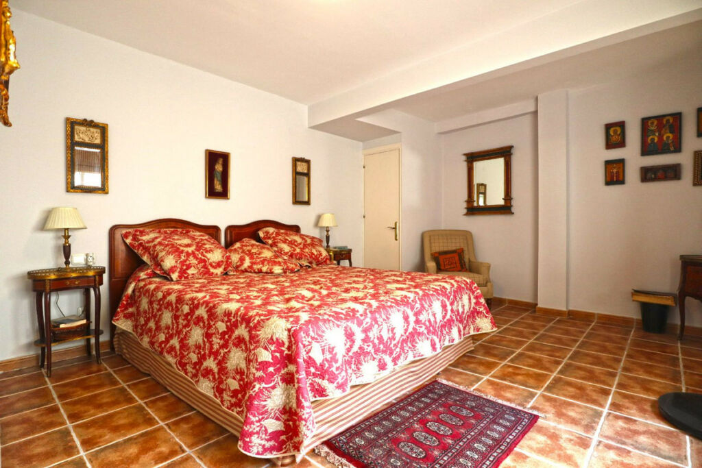Middle Floor Apartment Marbella Málaga - image 8