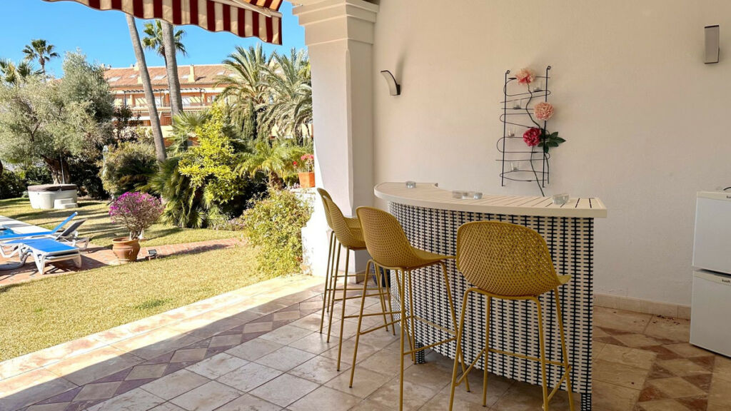 Detached Villa Las Chapas Málaga - image 8