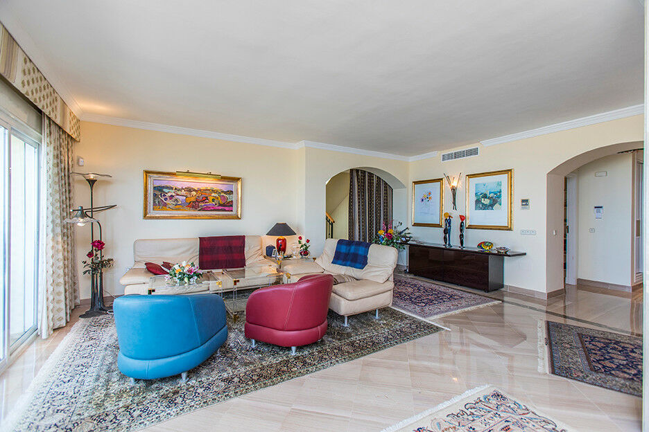 Penthouse Elviria Málaga - image 6