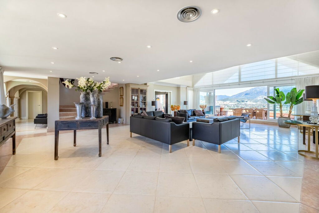 Penthouse Nueva Andalucía Málaga - image 8