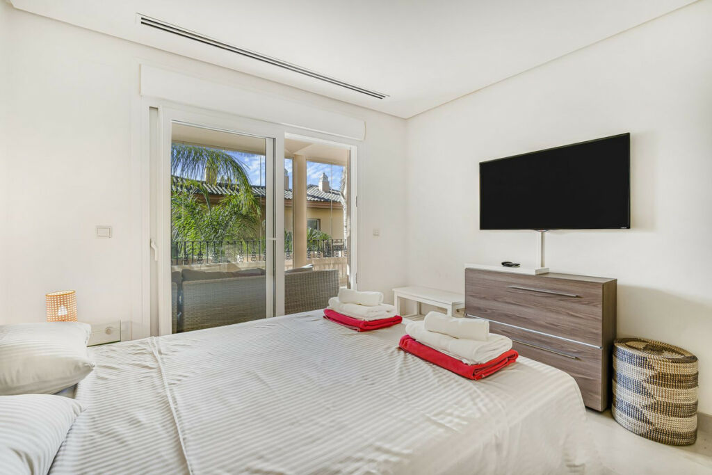 Ground Floor Apartment Nueva Andalucía Málaga - image 9