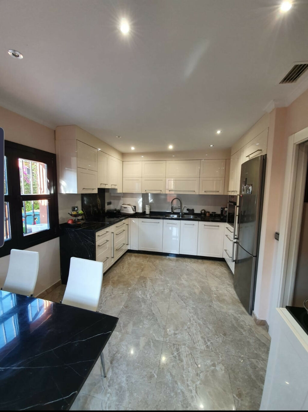 Townhouse San Pedro de Alcántara Málaga - image 9