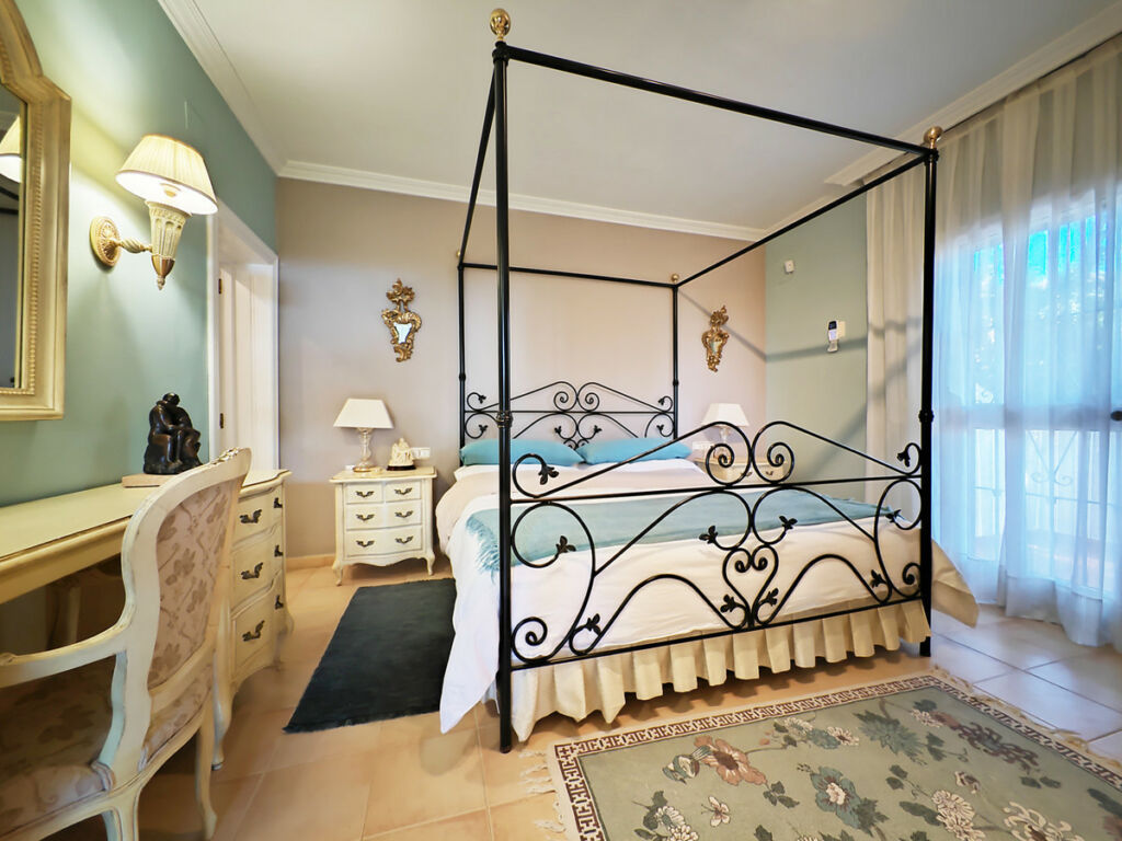 Detached Villa Marbesa Málaga - image 9