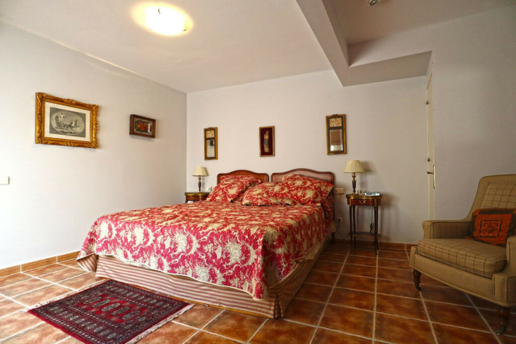 Middle Floor Apartment Marbella Málaga - image 9